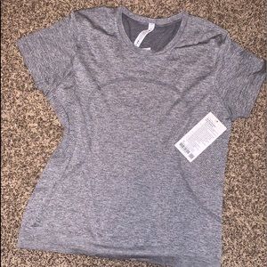 LULULEMON SWIFTLY BREATHE RELAXED FIT